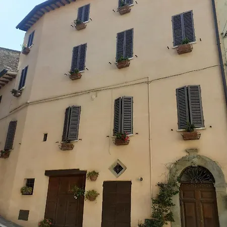 Tavernetta Vicino Trasimeno Gæstehus